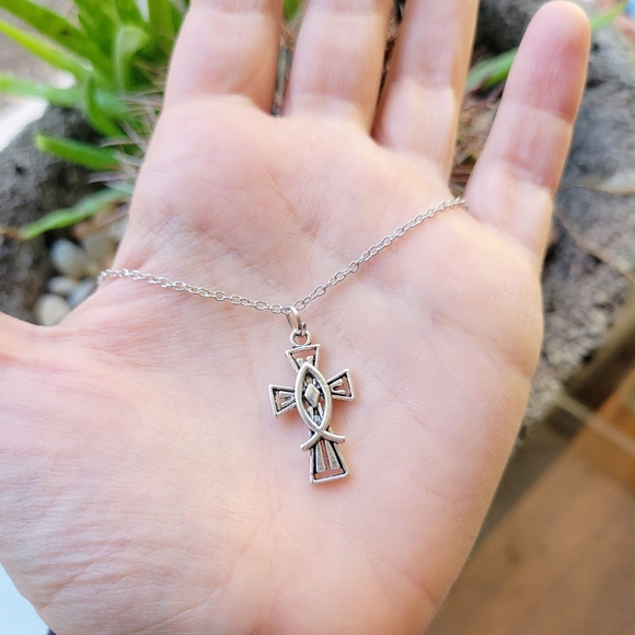 Classic Cross Silver Dainty Ichthys Ichthus Fish Necklace - Picture 3 of 6